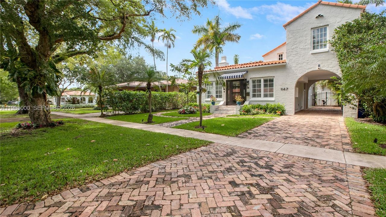 Недавно продано: $2,150,000 (3 спален, 2 ванн, 1776 Квадратных фут)
