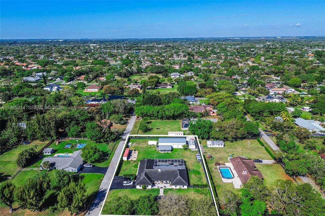 For Sale: $2,200,000 (5 beds, 5 baths, 4511 Square Feet)