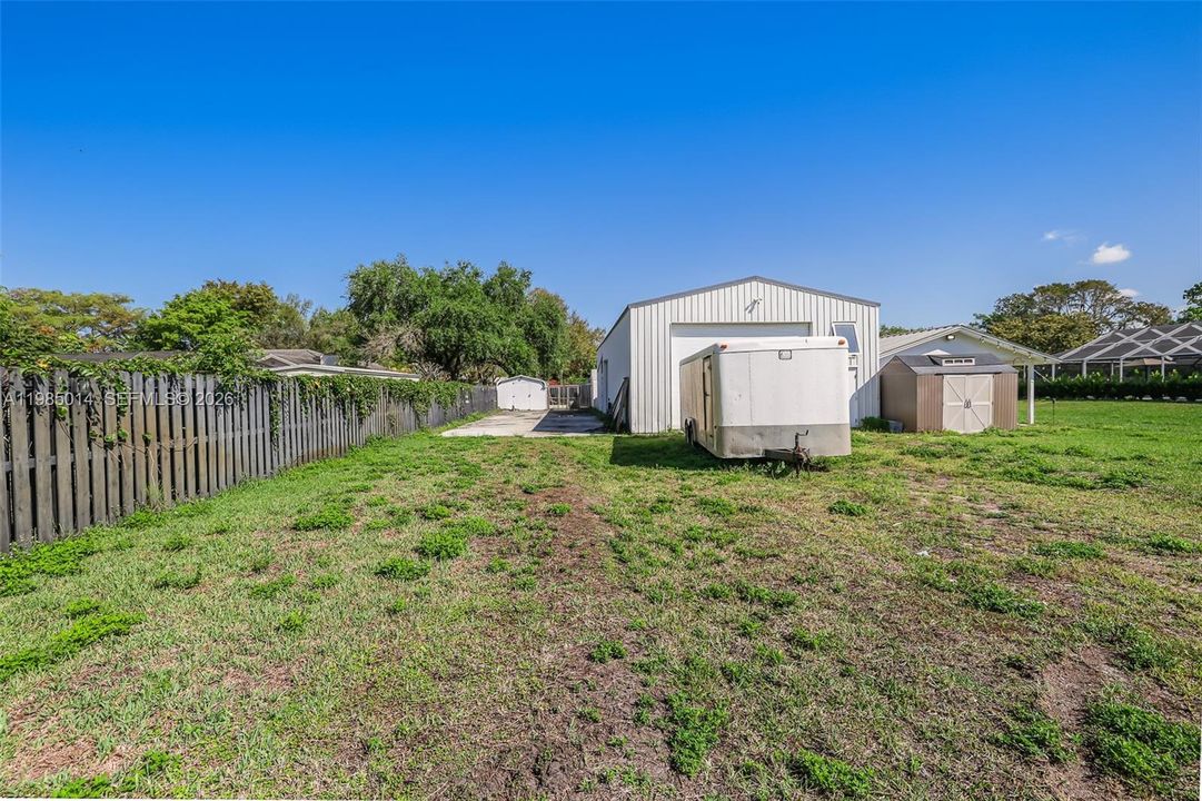 For Sale: $2,200,000 (5 beds, 5 baths, 4511 Square Feet)