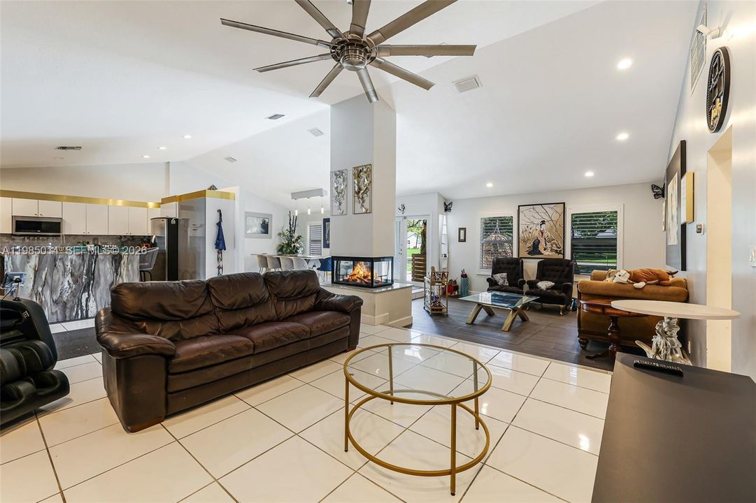 For Sale: $2,200,000 (5 beds, 5 baths, 4511 Square Feet)