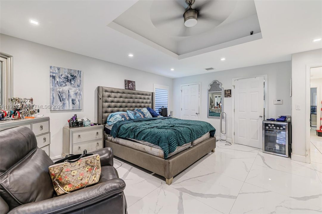 For Sale: $2,200,000 (5 beds, 5 baths, 4511 Square Feet)