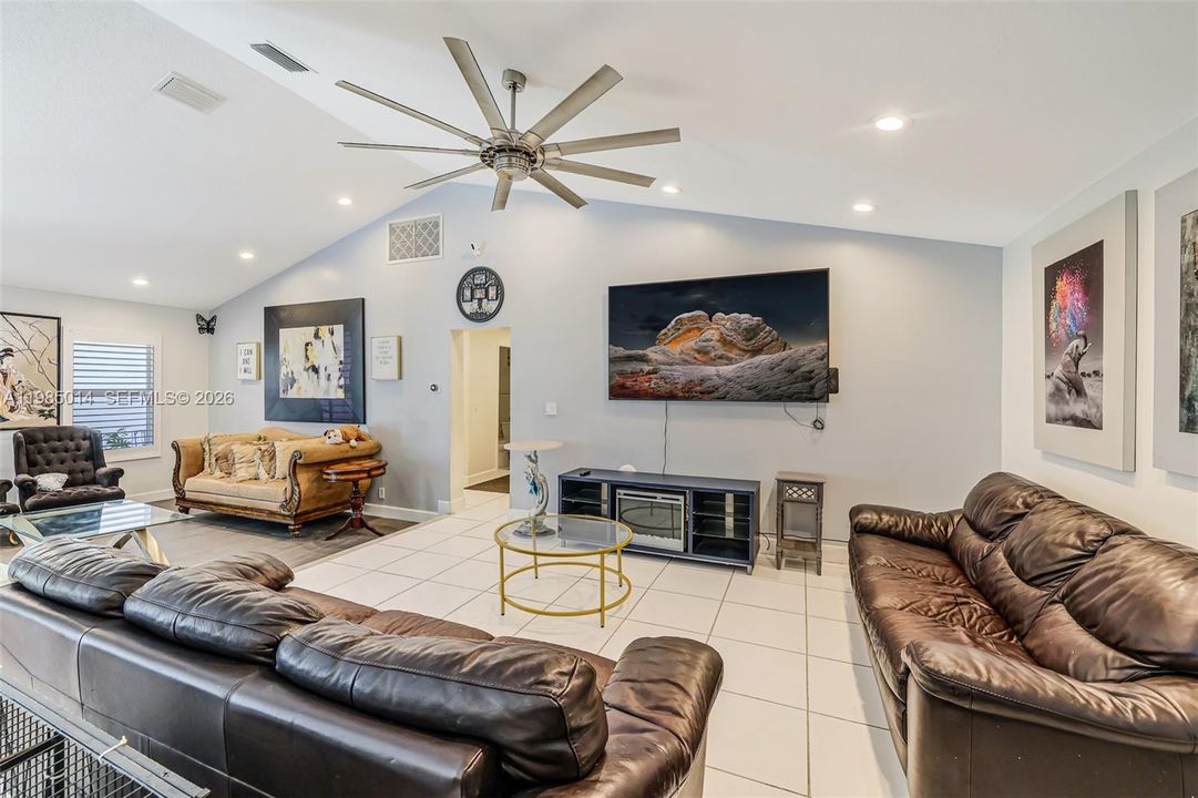 For Sale: $2,200,000 (5 beds, 5 baths, 4511 Square Feet)