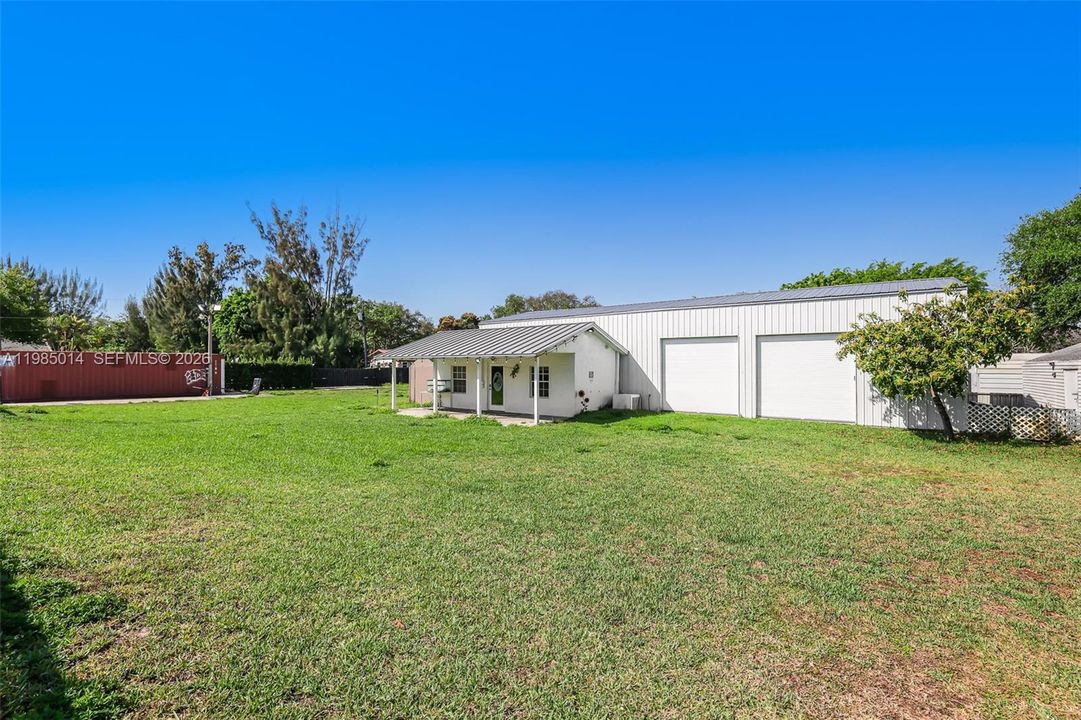 For Sale: $2,200,000 (5 beds, 5 baths, 4511 Square Feet)