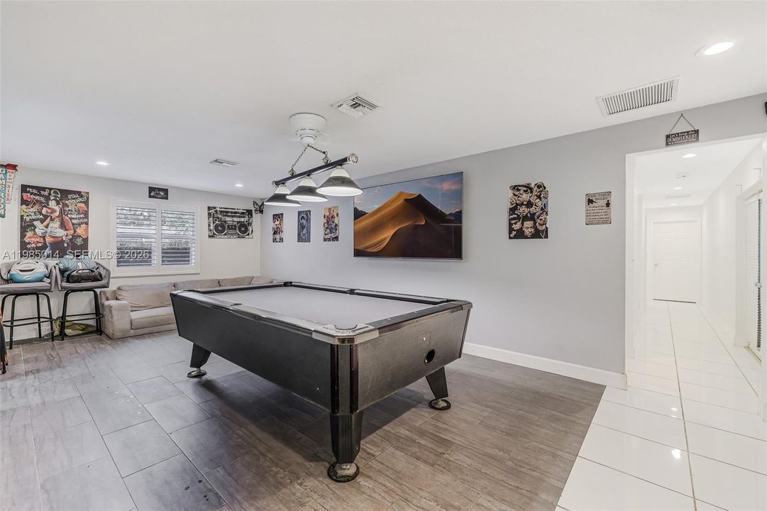 For Sale: $2,200,000 (5 beds, 5 baths, 4511 Square Feet)