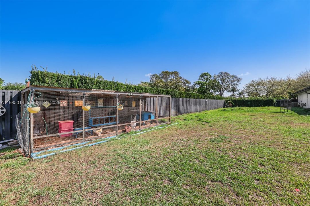 For Sale: $2,200,000 (5 beds, 5 baths, 4511 Square Feet)
