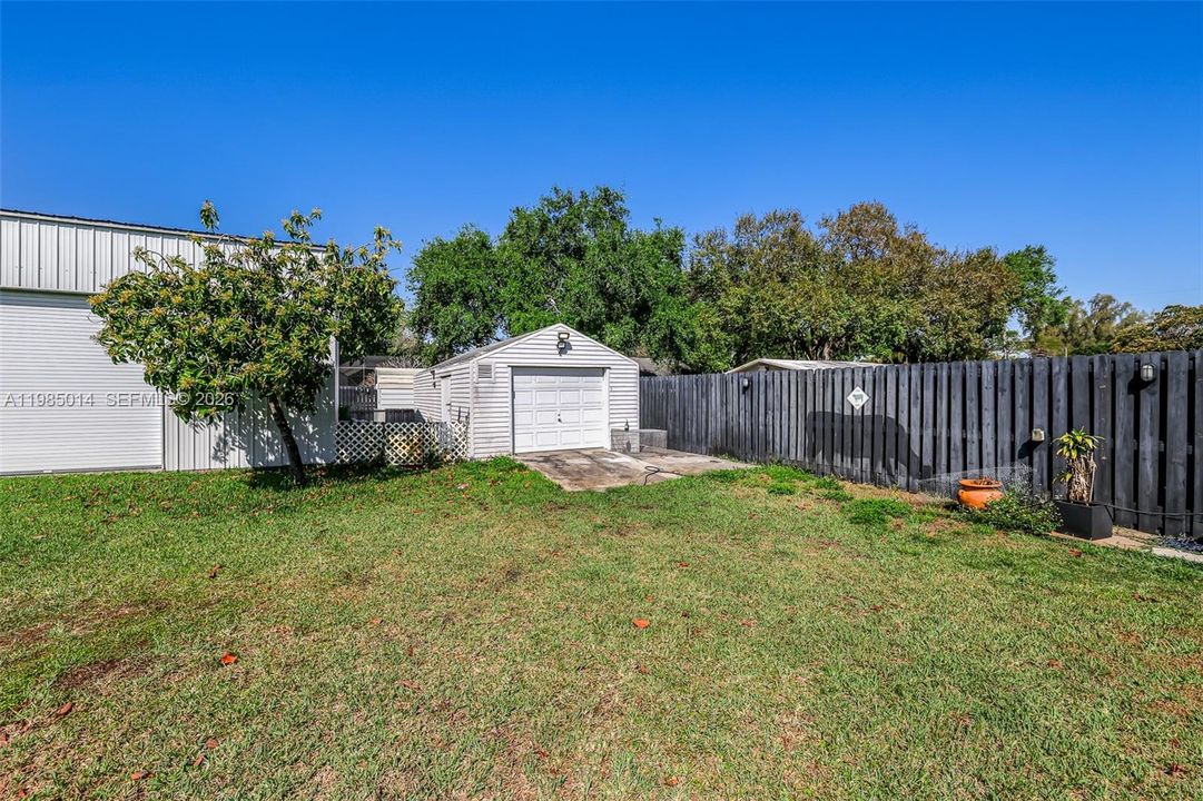 For Sale: $2,200,000 (5 beds, 5 baths, 4511 Square Feet)