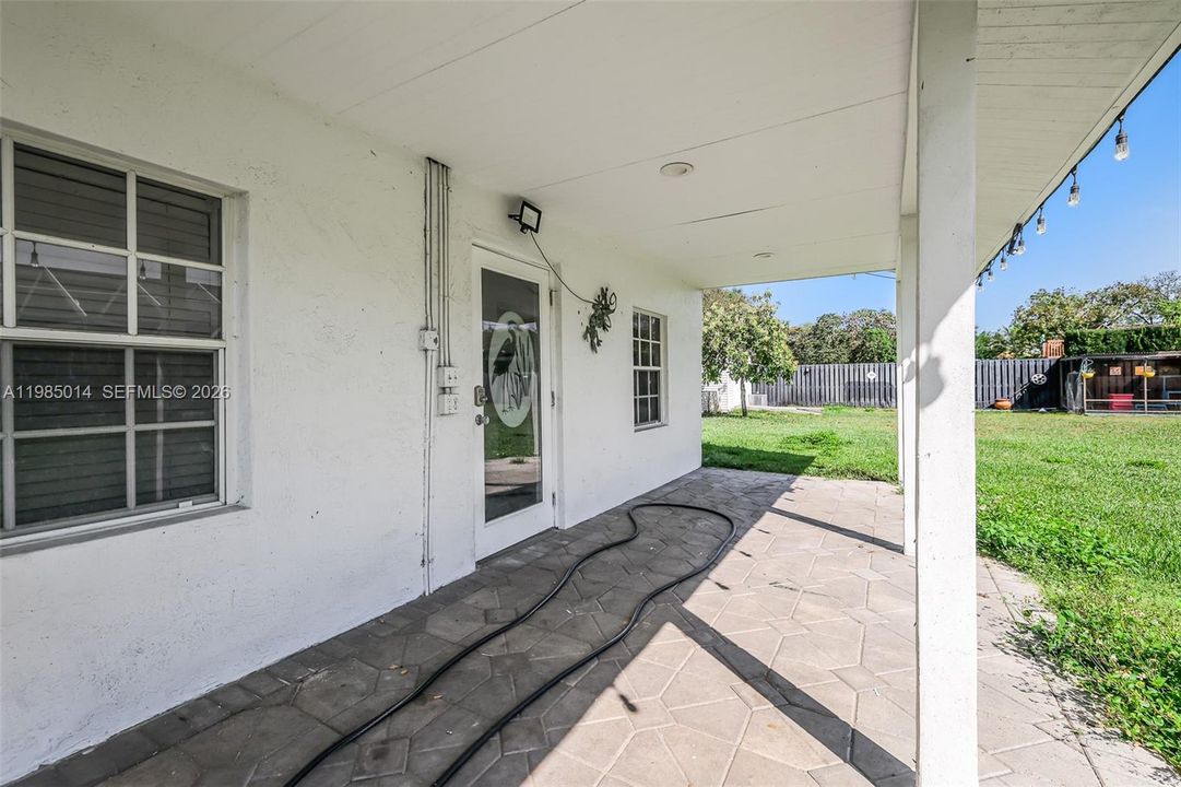 For Sale: $2,200,000 (5 beds, 5 baths, 4511 Square Feet)