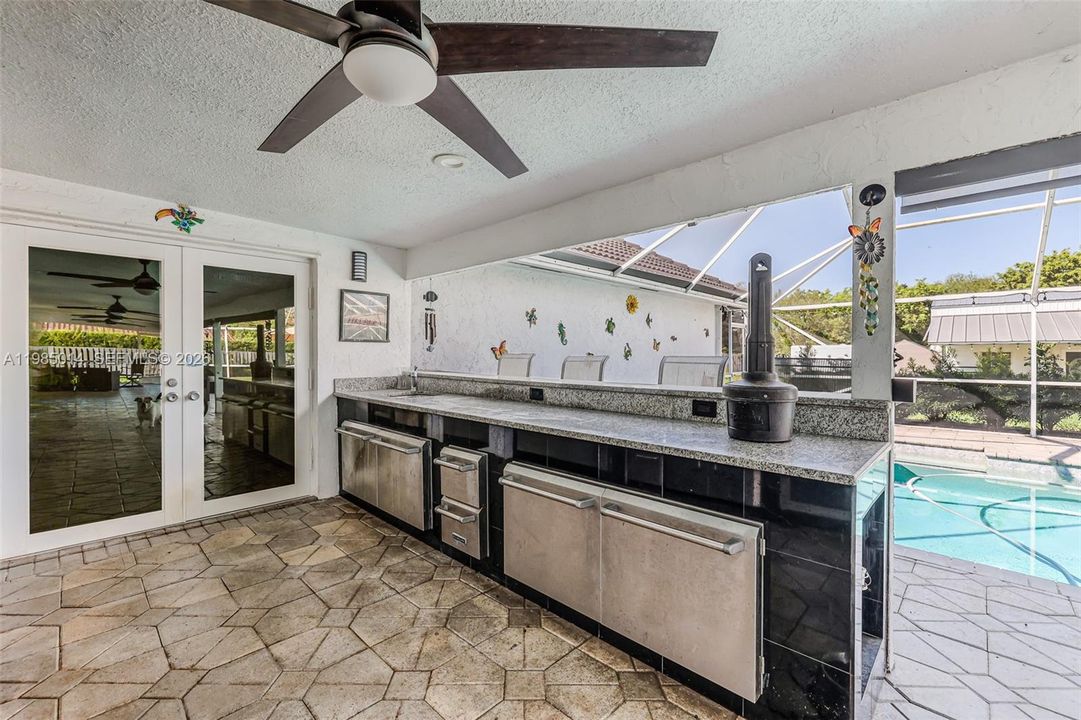 For Sale: $2,200,000 (5 beds, 5 baths, 4511 Square Feet)