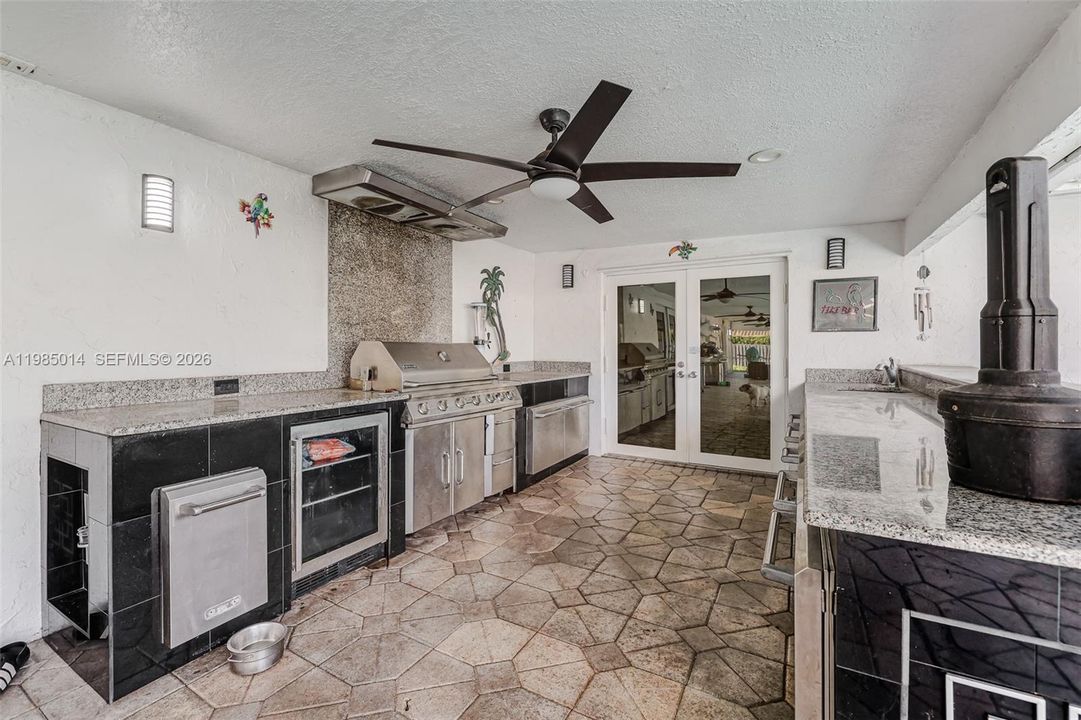 For Sale: $2,200,000 (5 beds, 5 baths, 4511 Square Feet)