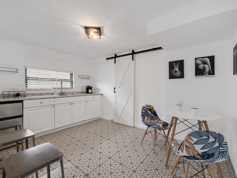 Active With Contract: $1,275,000 (5 beds, 4 baths, 2431 Square Feet)