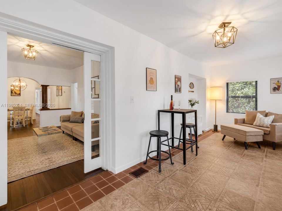 Active With Contract: $1,275,000 (5 beds, 4 baths, 2431 Square Feet)