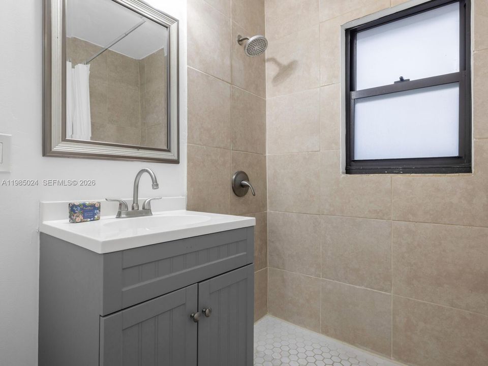 Active With Contract: $1,275,000 (5 beds, 4 baths, 2431 Square Feet)