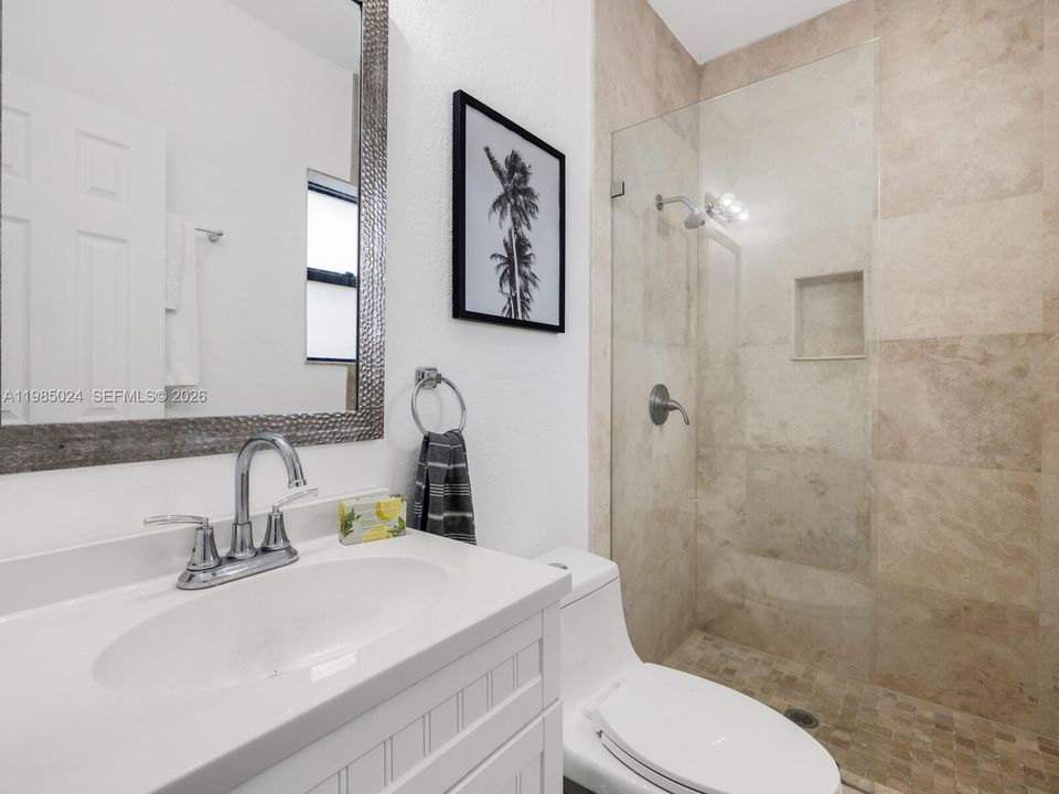 Primary En-suite Bath