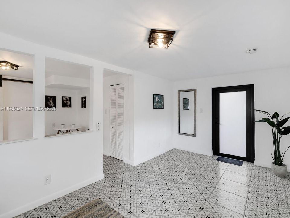 Active With Contract: $1,275,000 (5 beds, 4 baths, 2431 Square Feet)