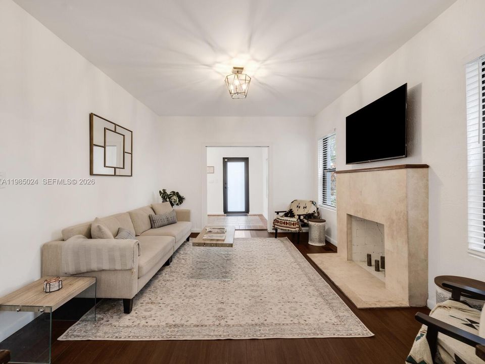 Active With Contract: $1,275,000 (5 beds, 4 baths, 2431 Square Feet)