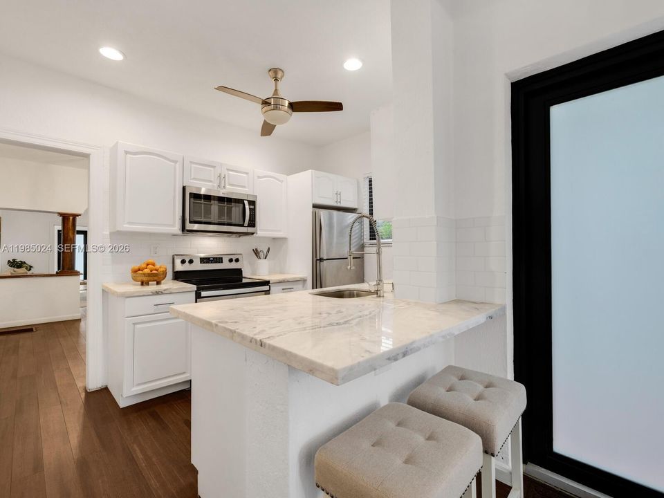 Eat-in Kitchen