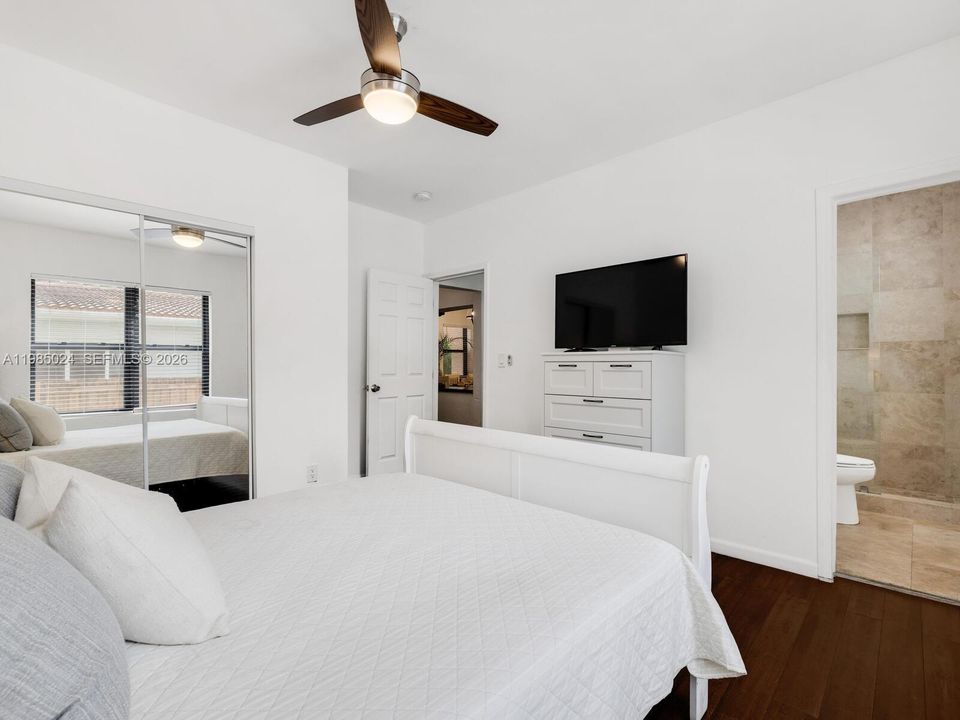 Active With Contract: $1,275,000 (5 beds, 4 baths, 2431 Square Feet)