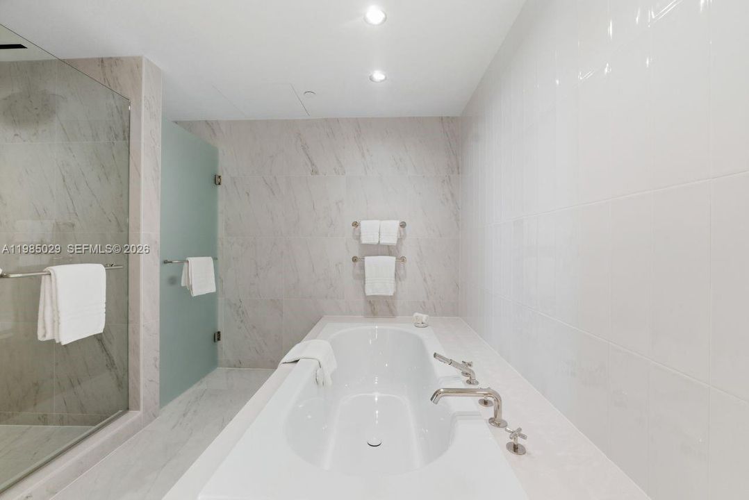 For Sale: $2,750,000 (2 beds, 2 baths, 1721 Square Feet)