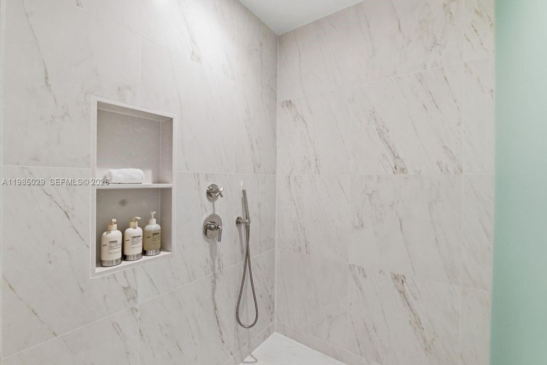 For Sale: $2,750,000 (2 beds, 2 baths, 1721 Square Feet)