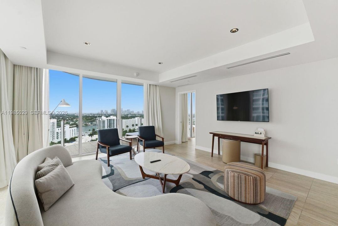 For Sale: $2,750,000 (2 beds, 2 baths, 1721 Square Feet)