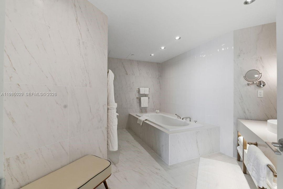 For Sale: $2,750,000 (2 beds, 2 baths, 1721 Square Feet)
