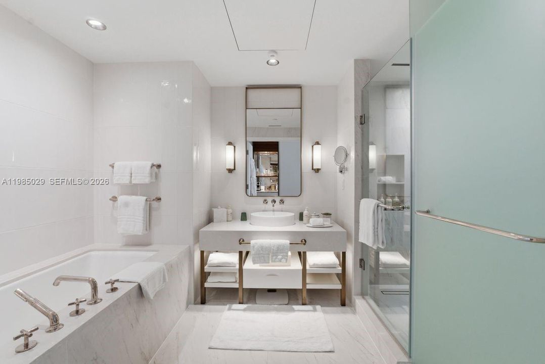 For Sale: $2,750,000 (2 beds, 2 baths, 1721 Square Feet)