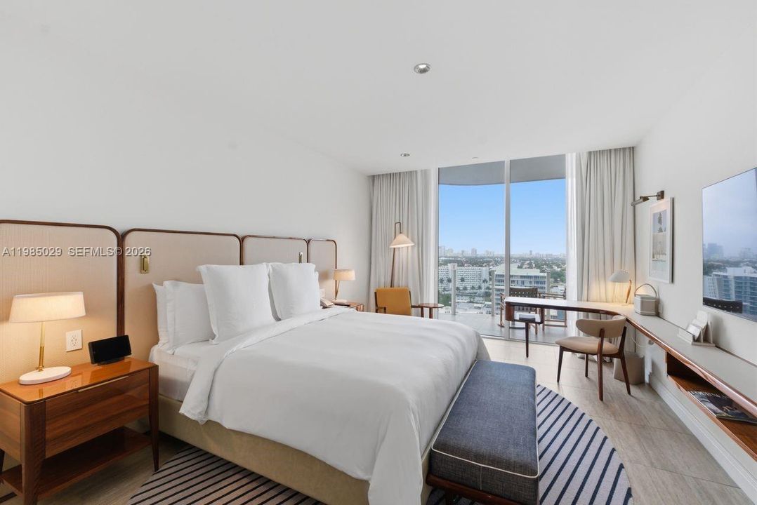 For Sale: $2,750,000 (2 beds, 2 baths, 1721 Square Feet)