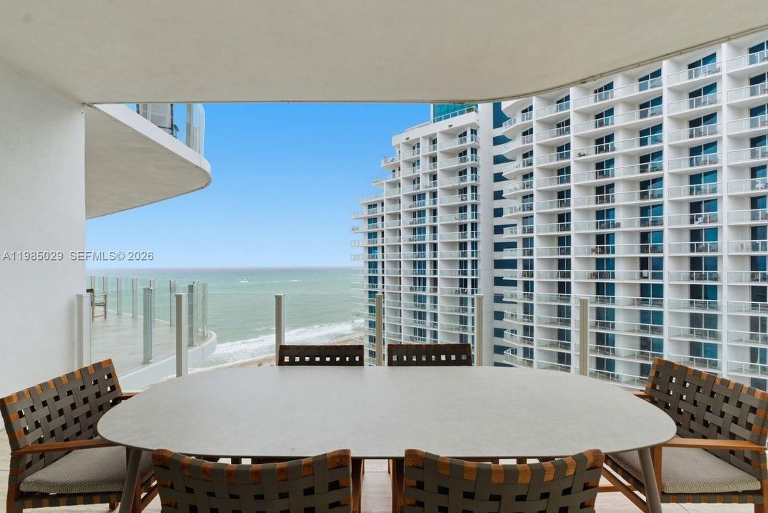For Sale: $2,750,000 (2 beds, 2 baths, 1721 Square Feet)