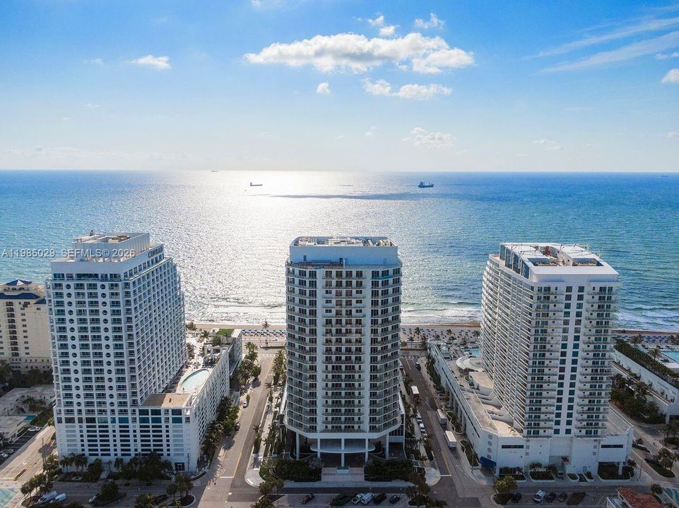 For Sale: $2,750,000 (2 beds, 2 baths, 1721 Square Feet)