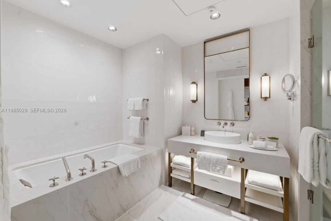 For Sale: $2,750,000 (2 beds, 2 baths, 1721 Square Feet)