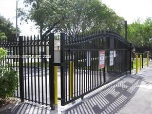 For Sale: $150,000 (1 beds, 1 baths, 720 Square Feet)