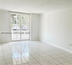 For Sale: $150,000 (1 beds, 1 baths, 720 Square Feet)