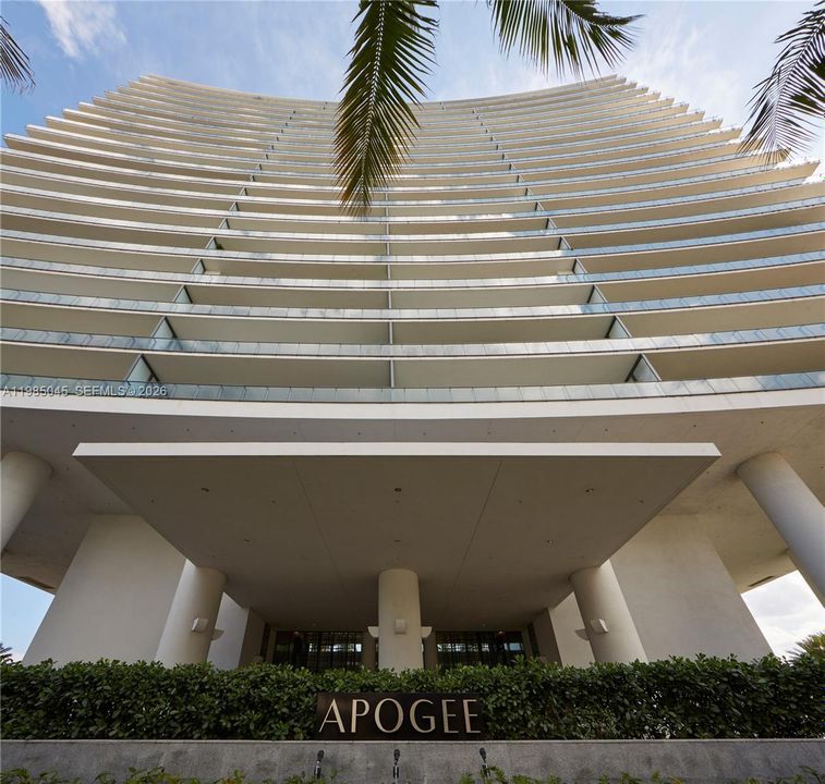 Recently Sold: $13,500,000 (4 beds, 3 baths, 4154 Square Feet)