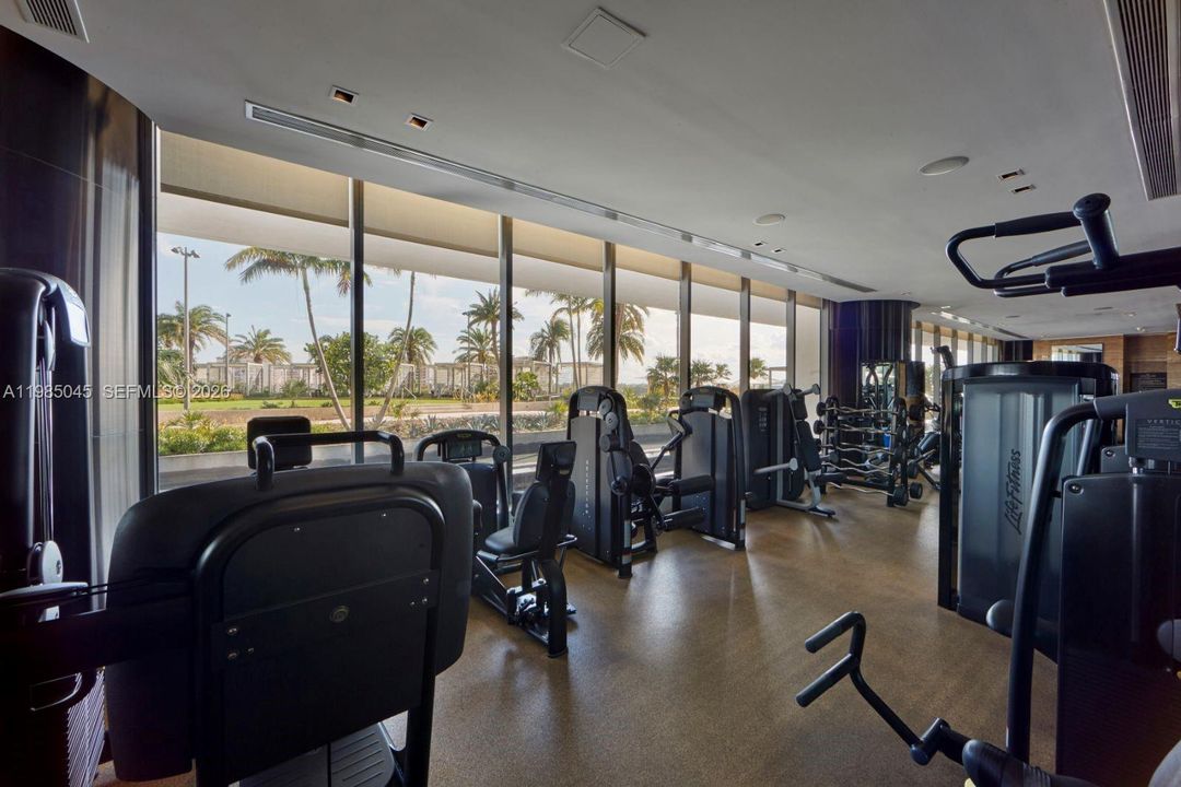 Recently Sold: $13,500,000 (4 beds, 3 baths, 4154 Square Feet)