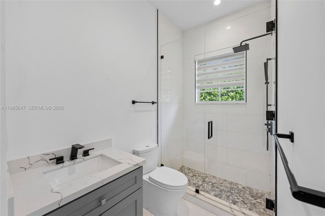 GUEST HOUSE #1 BATH