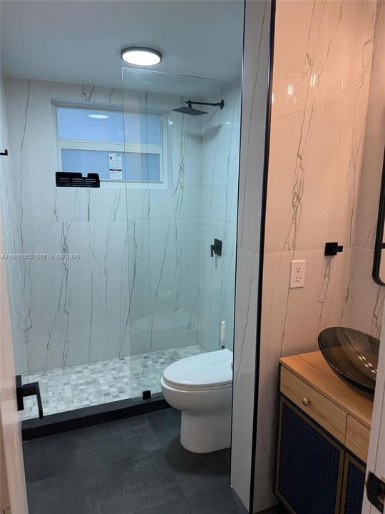For Sale: $169,999 (1 beds, 1 baths, 567 Square Feet)
