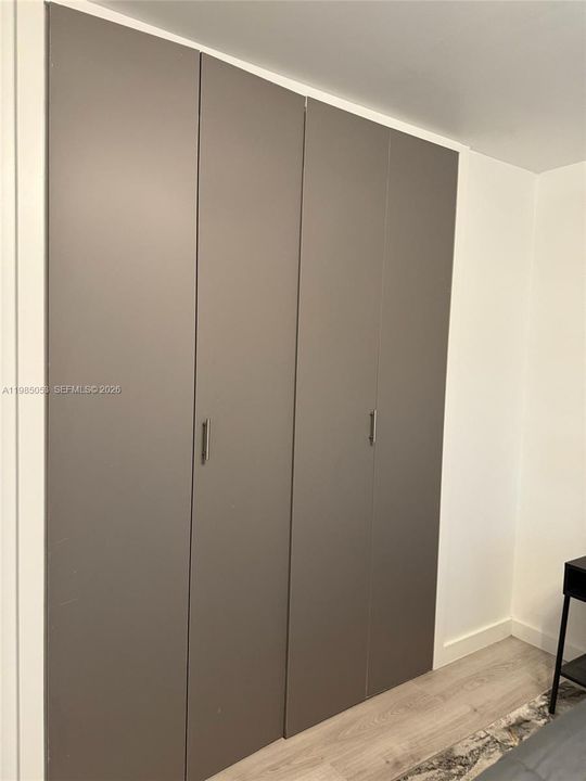 For Sale: $169,999 (1 beds, 1 baths, 567 Square Feet)