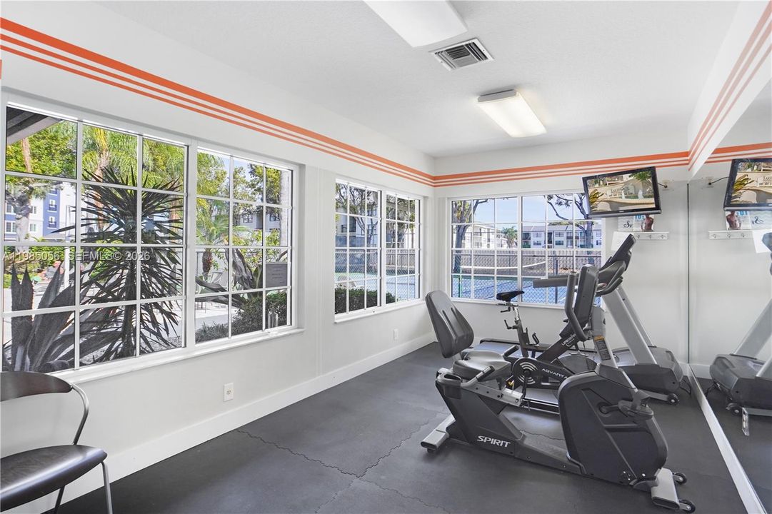 Active With Contract: $235,000 (2 beds, 2 baths, 770 Square Feet)