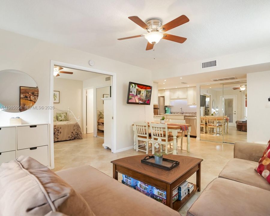 Active With Contract: $235,000 (2 beds, 2 baths, 770 Square Feet)