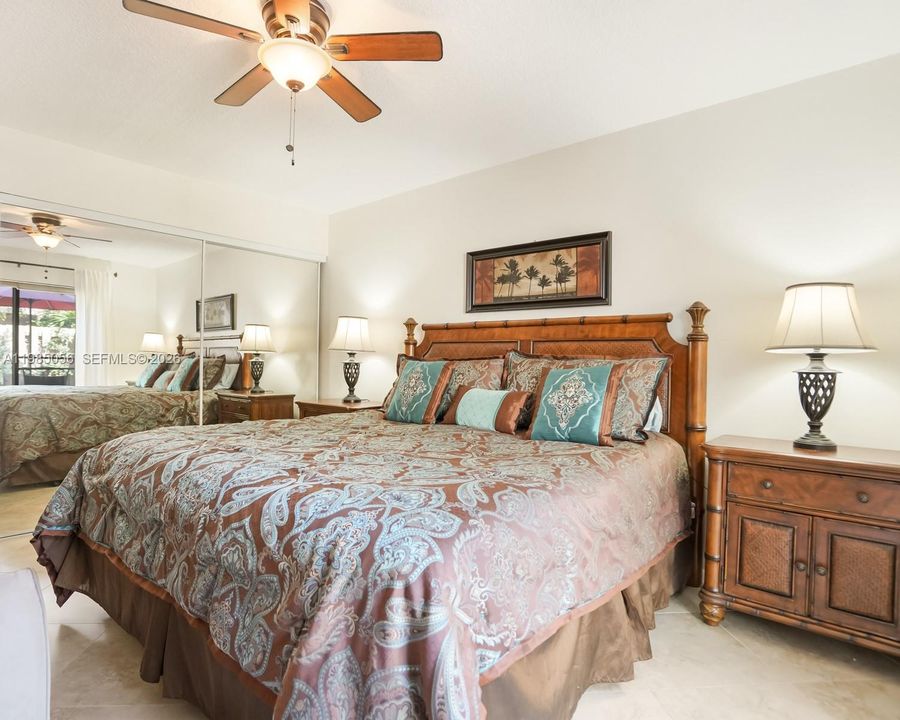 Active With Contract: $235,000 (2 beds, 2 baths, 770 Square Feet)