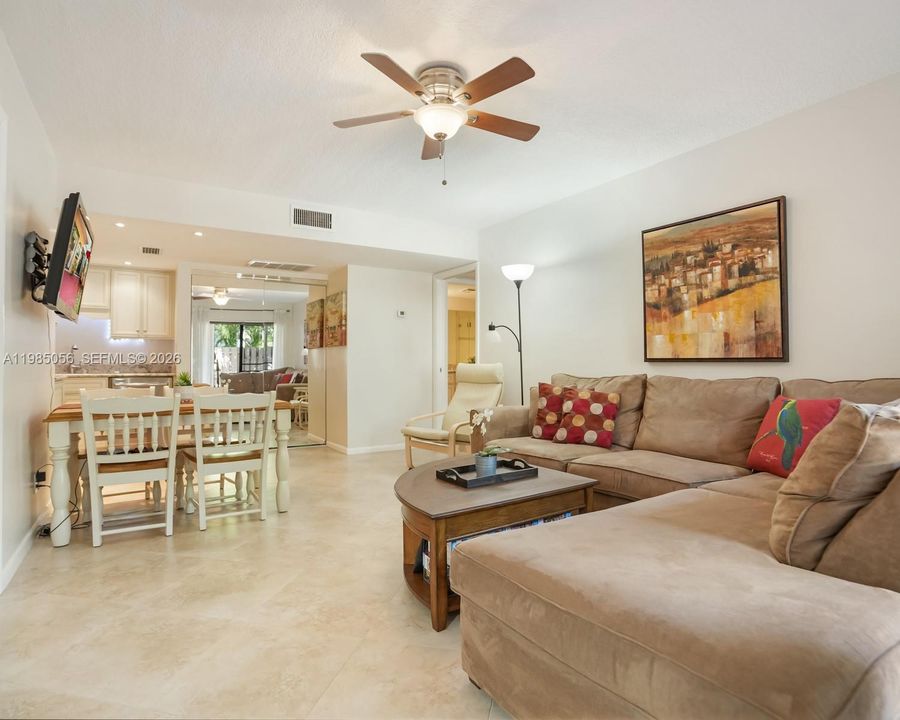Active With Contract: $235,000 (2 beds, 2 baths, 770 Square Feet)