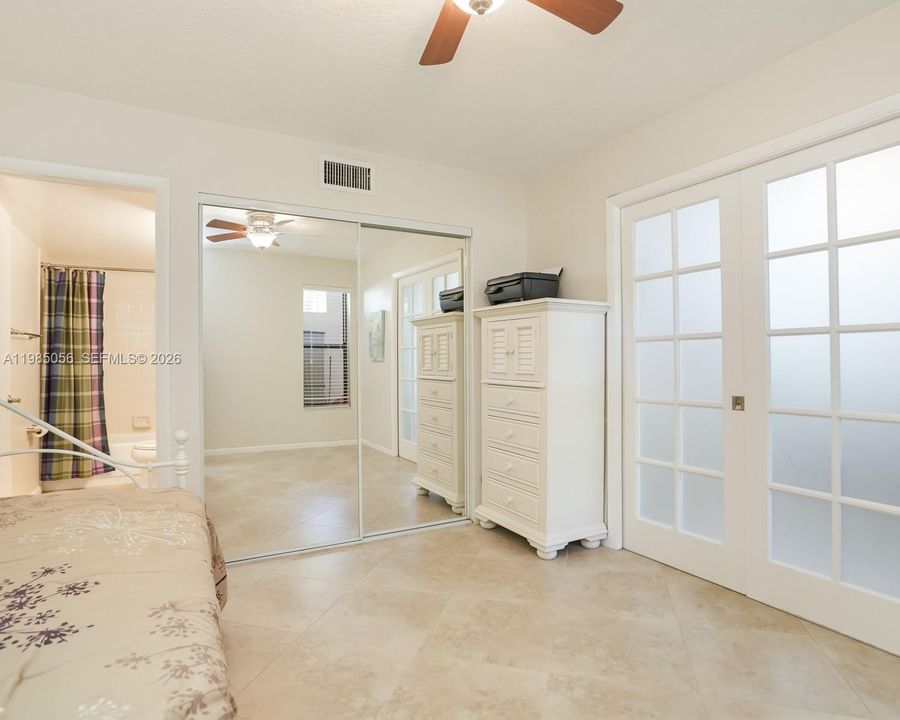 Active With Contract: $235,000 (2 beds, 2 baths, 770 Square Feet)