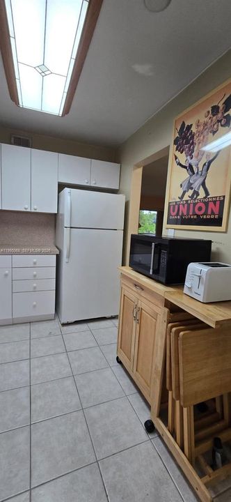For Sale: $329,500 (2 beds, 2 baths, 1040 Square Feet)
