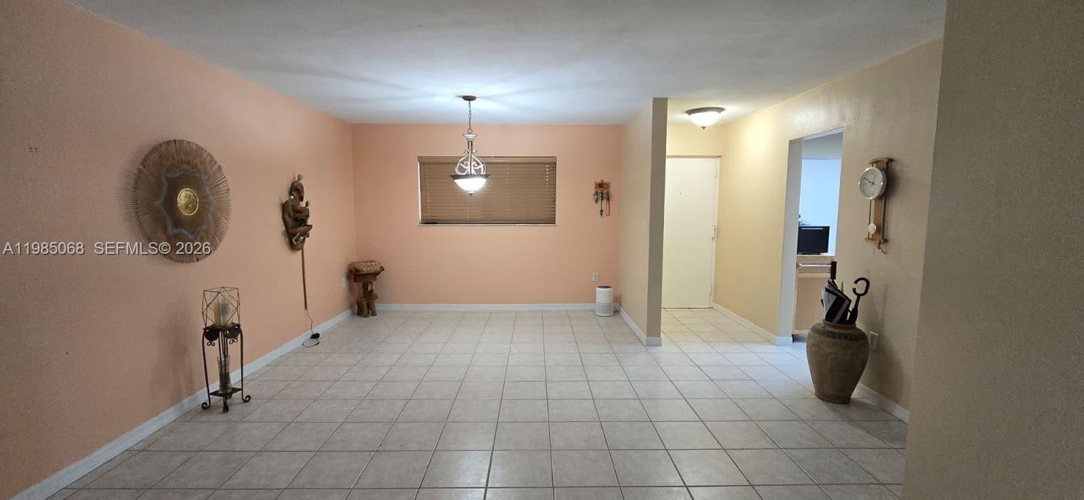 For Sale: $329,500 (2 beds, 2 baths, 1040 Square Feet)