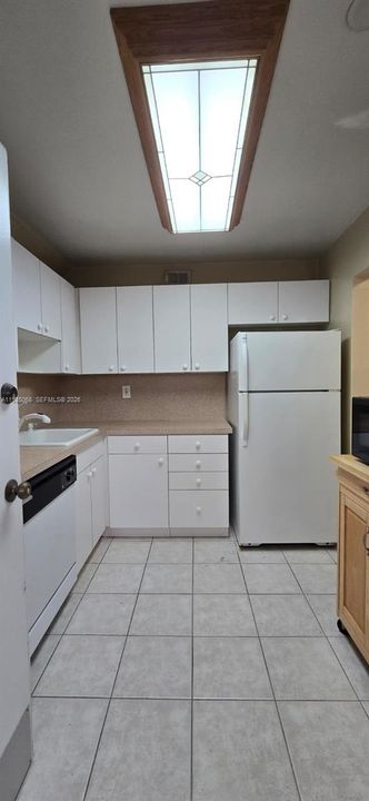 For Sale: $329,500 (2 beds, 2 baths, 1040 Square Feet)