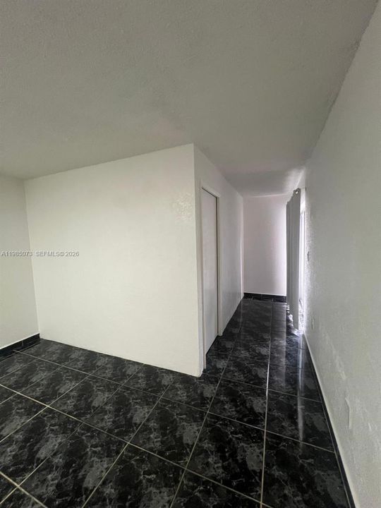 For Sale: $220,000 (1 beds, 1 baths, 820 Square Feet)