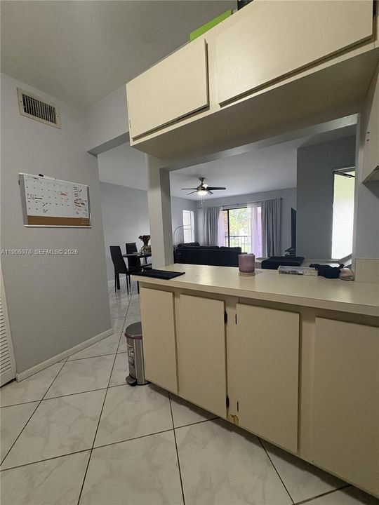 На продажу: $190,000 (1 спален, 1 ванн, 683 Квадратных фут)