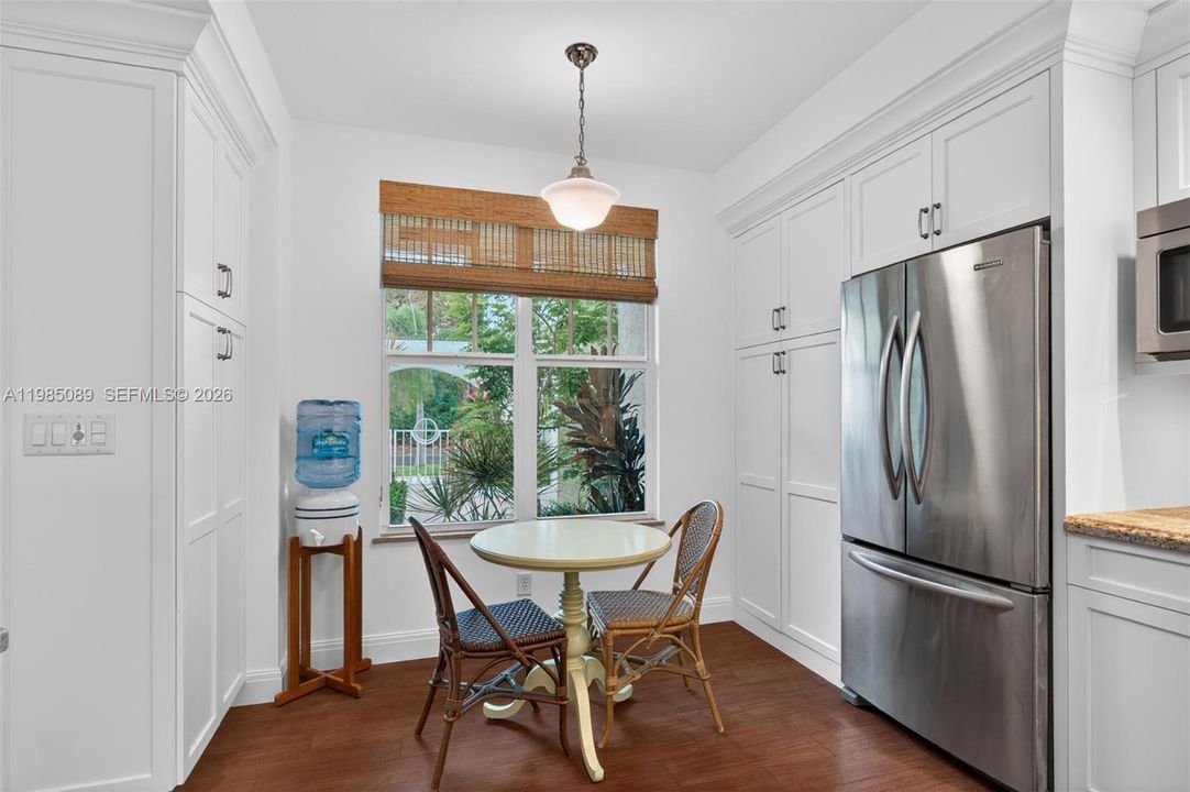 Eat-in Kitchen Area