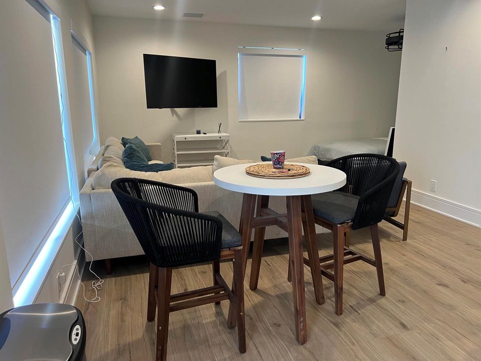 Studio Dining and living room