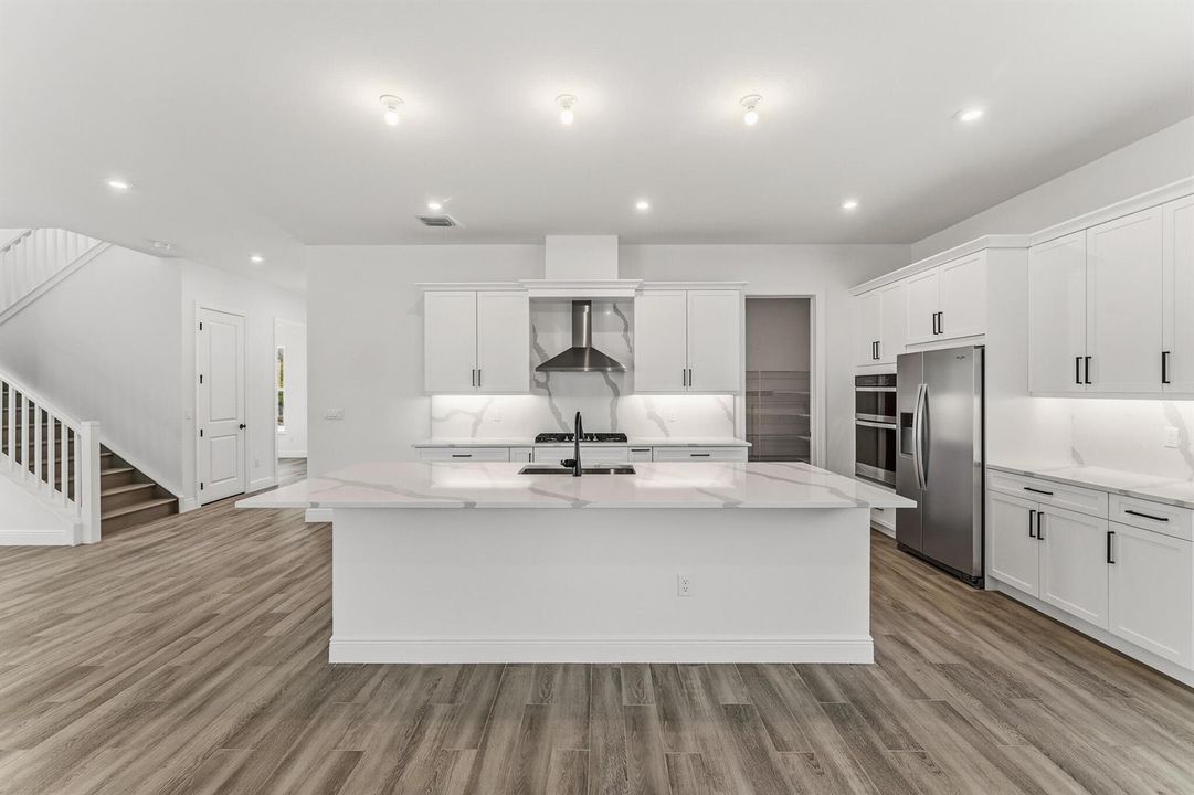 US_SEF_BELLIS_LOT 180_KITCHEN